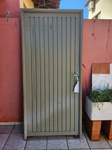 Porta ferro lucasa 100x210cm
