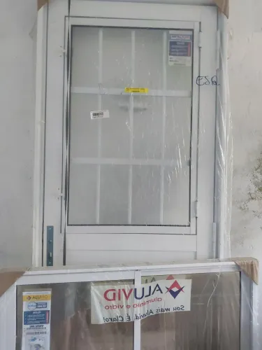 Porta de alumínio de marca boa e reforçada tanho 80 x2.10