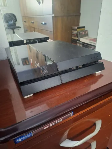 Sony Playstation 4 (PS4 Fat) 500 GB + Jogos