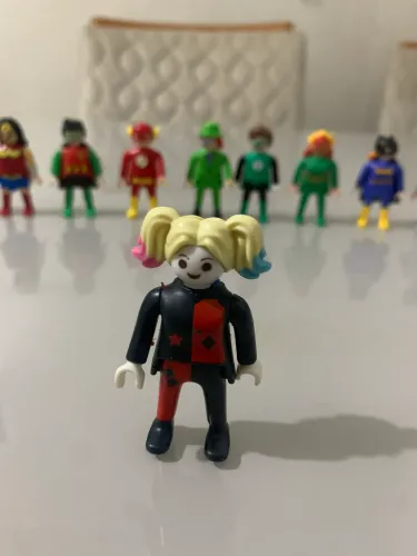 Arlequina DC Playmobil Kinder Ovo