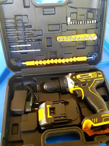 Furadeira Impacto Dewalt Dcd7781 + Maleta Completa  Preto / 340 W | 127/220V