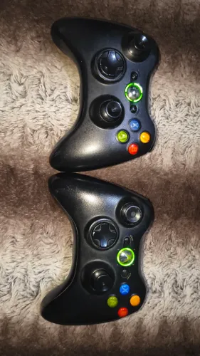 2 controles Xbox originais 1 modificado com bateria integrada