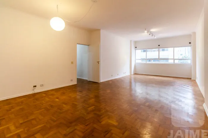 Apartamento amplo em Perdizes, em ótimo estado, silencioso
