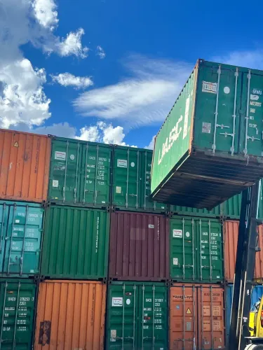 Containers usados em bom estado