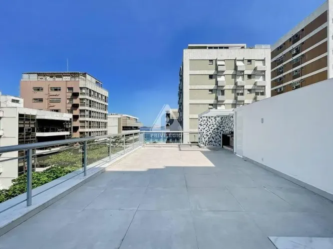 Espetacular Cobertura no Leblon: 3 Quartos, Vista Mar e 2 Vagas
