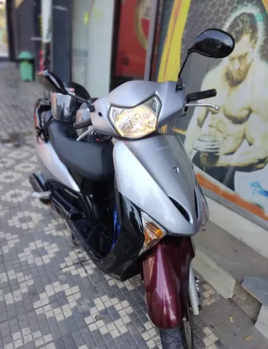 Honda lead 2013 