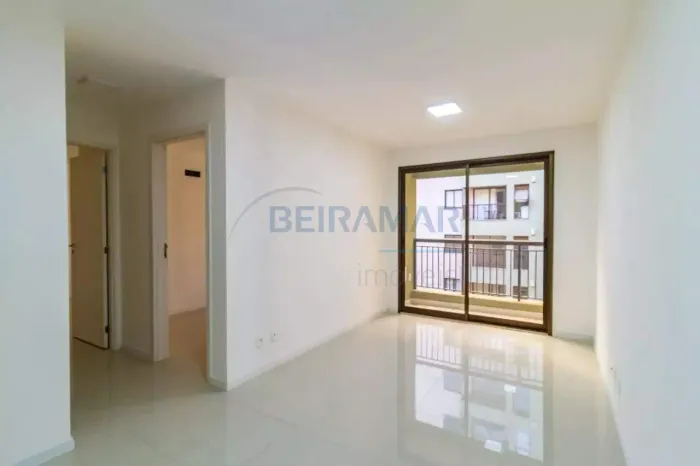 Apartamento 2 Quartos, sendo 1 Suíte, varanda e vaga de garagem para alugar no Le Quartier
