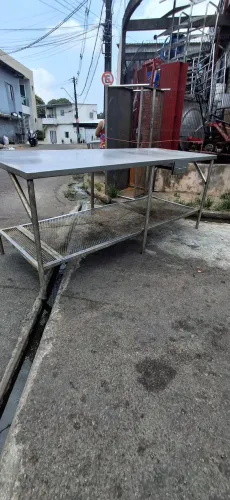 MESA DE INOX GRANDE
