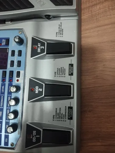 pedaleira no precinho pra vender logo, pego violão elétrico ou guitarra em troca