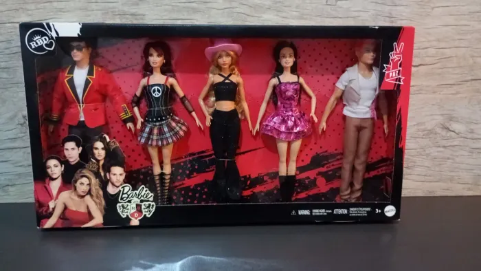 Kit bonecas Rebelde
