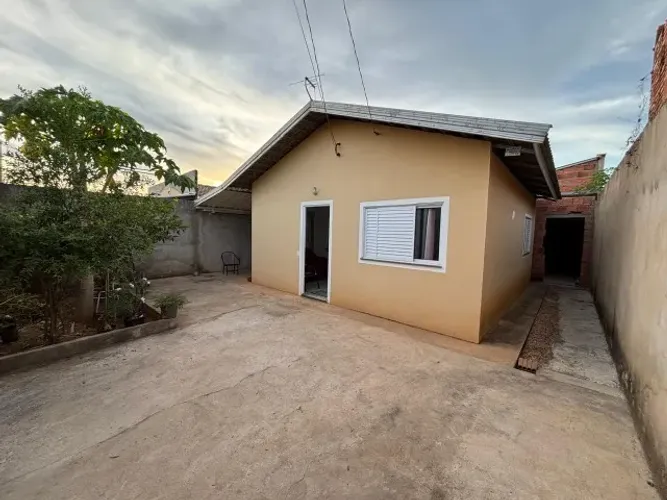 Casa Araras 1 terreno inteiro