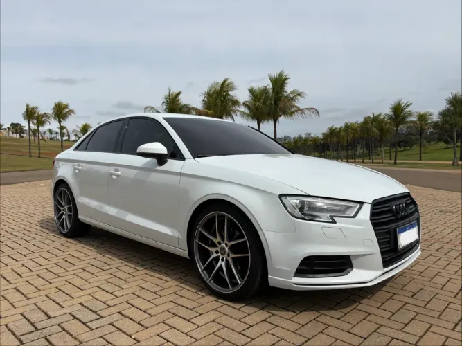 Audi A3 Sedan 1.4 TFSI Flex Tiptronic 4P 2017