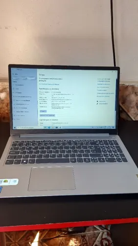 Notebook Lenovo bem conservado, pronto pra usar - ótimo para estudos