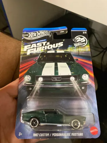 Hot wheels velozes e furiosos 1967 custom mustang