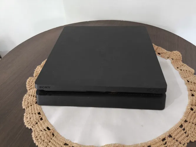 PS4 Slim 1TB + 2 Controles + 7 Jogos Físicos (Completo)