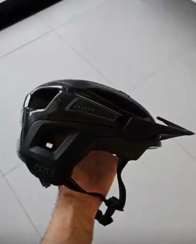 Capacete Oakley Dirt3