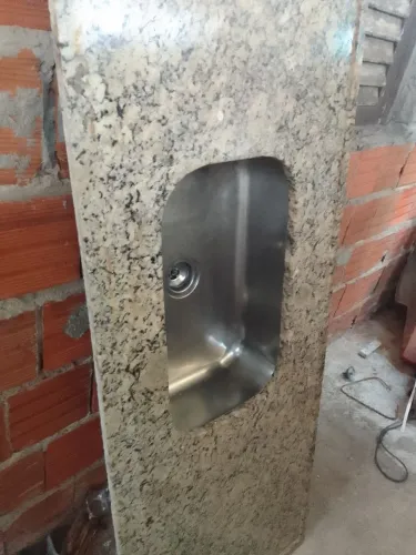 Pia de granito 1.80mc por 60cm