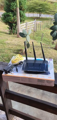 Roteador Wi-Fi D-Link AC750 Dual Band (750 Mbps) - Estado de Novo