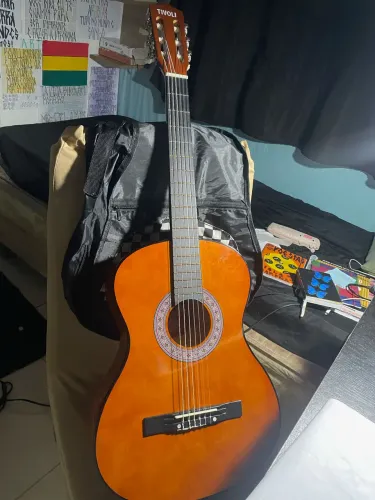 VIOLÃO+CAPA+AFINADOR+CORDAS RESERVAS+PALHETAS