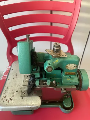Máquina de Costura Overlock Semi-Industrial ImportWay - Verde