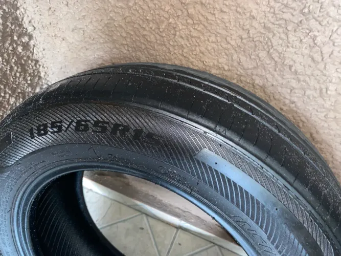 3 Pneus Yeada 185/65 R15 - 1 Bom + 2 para Uso/Reserva