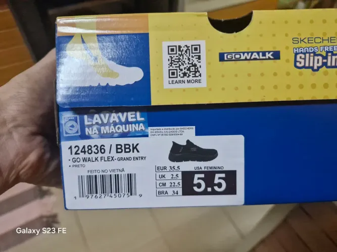 Tênis Skechers preto novinho!