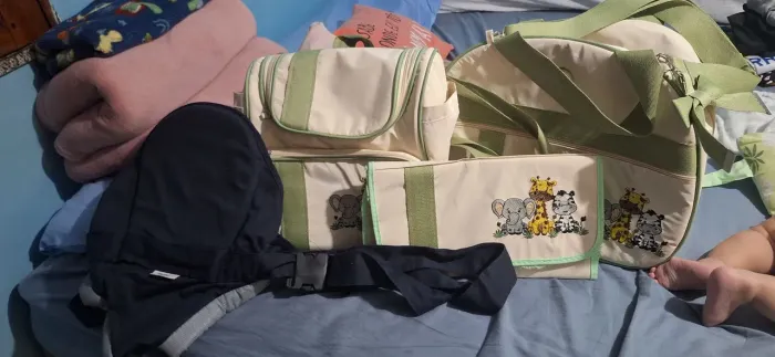Cojunto bolsa maternidade e canguru