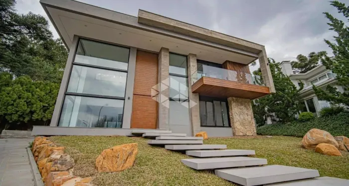 Casa de Alto Padrão no Alphaville Gramado - 4 Suítes e Vista Exclusiva