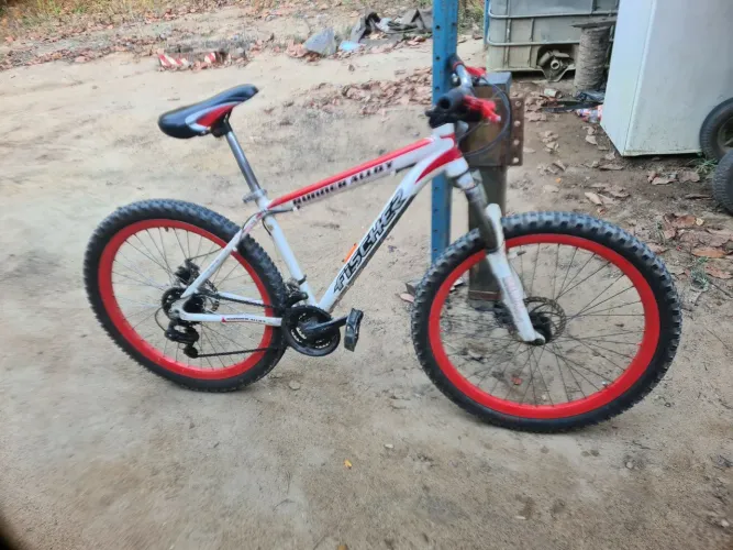 Vendo bicicleta aro 26 rodas vmaxx pneu balão