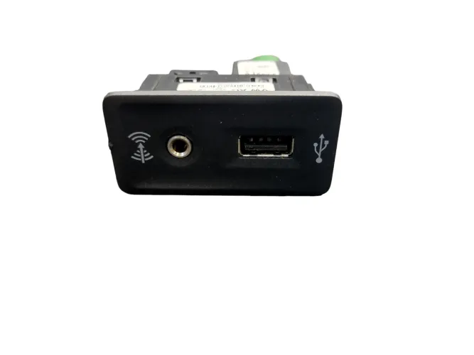 Tomada Usb Auxiliar Amarok 3.0 V6 2022