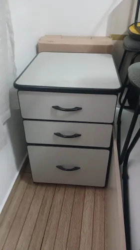 Arquivo com 3 gavetas