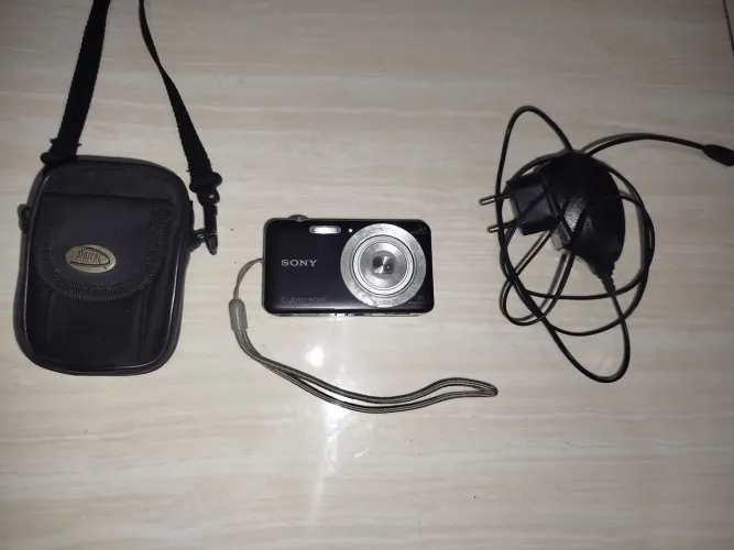 Câmera Sonny Cyber-Shot DSC-W710 + case + carregador