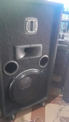Caixas de som 3 vias alto-falantes de15 . Leia o anúncio