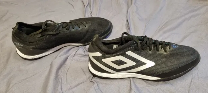 Chuteira Society Umbro Velocita 6 - Tamanho 41