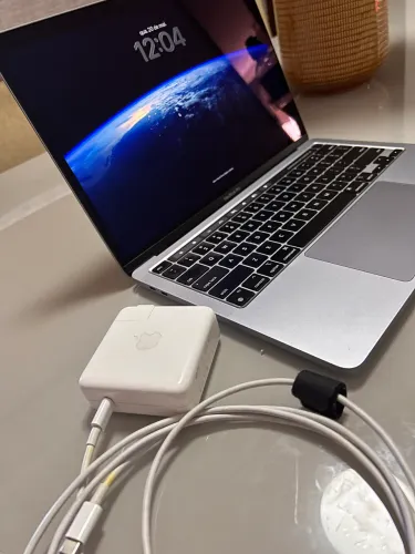 MacBook Pro M2 TouchBar 2022