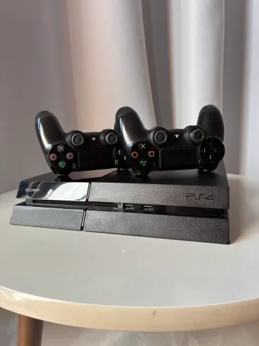 PS4 FAT em ótimo estado!!!