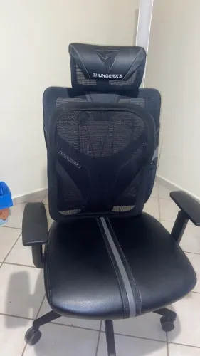 Cadeira ergonômica ThunderX3 XTC Mesh preta