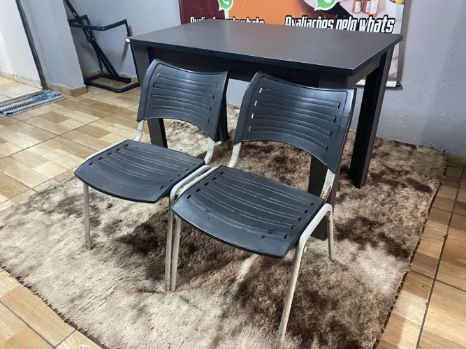 Mesa 2 cadeiras ótima ( entrego )