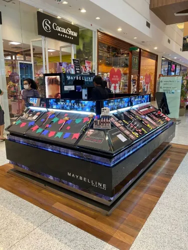 Vende-se 2 Quiosques Maybelline valor unitário R$ 6.000,00 Valor dos 2 R$ 10.000,00