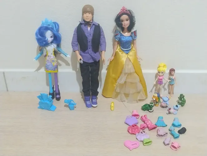 Equestria girls Dj-Pon3, Justin Bieber, Branca de Neve princesas brilhantes Mattel 2010