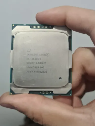 Processador Xeon E5 2630 v4 + Cooler Box
