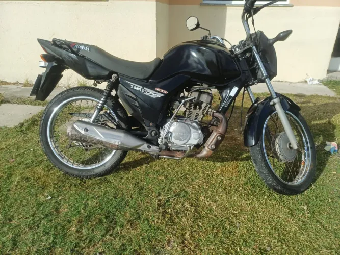 Moto boua nenhum defeito so pegar e andar pneus novos tá com a frente nova também