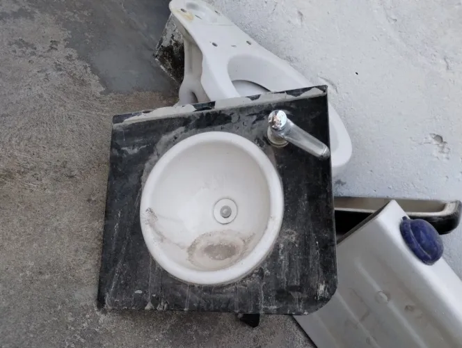 Pia completa em mármore 