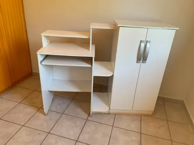 Doando Mesa para Computador Escrivaninha com Armário