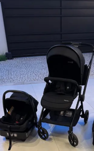 Carinho de bebê + bebê conforto