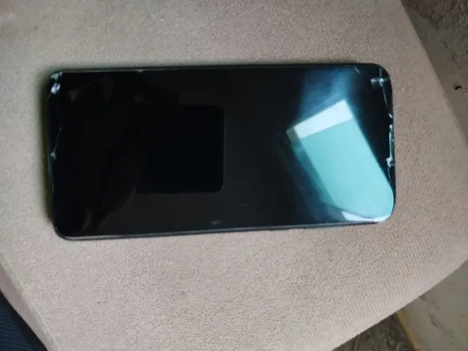 Vendo celular usado motoG8 Power 300,00