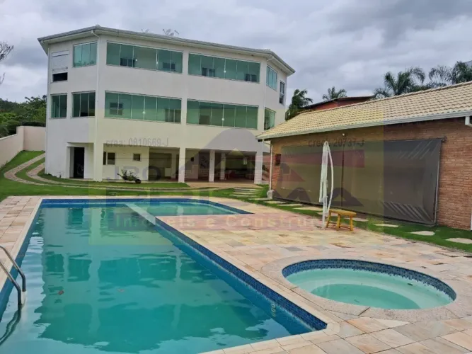 Venda de Casa em Condomínio de Luxo em Itupeva-SP: 4 Quartos, 2 Suítes, 3 Salas e 6 Banhei