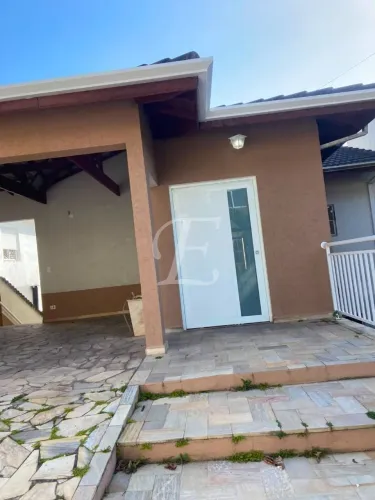 Casa com 3 quartos para alugar, 260 m² por R$ 5.600/mês - Barreiro - Mairiporã/SP