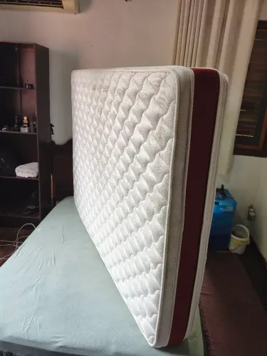 Colchão de Casal Firme e Confortável 