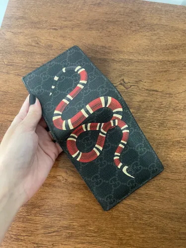 carteira Gucci gg supreme com estampa kingsnake original